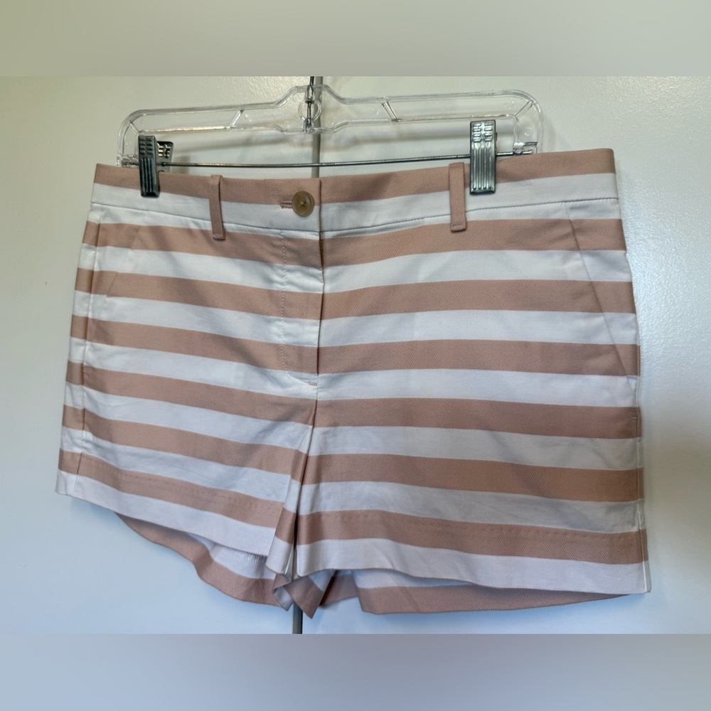 New striped gap shorts. Perfect for summer or vacation! 3“ inseam. Preppy.